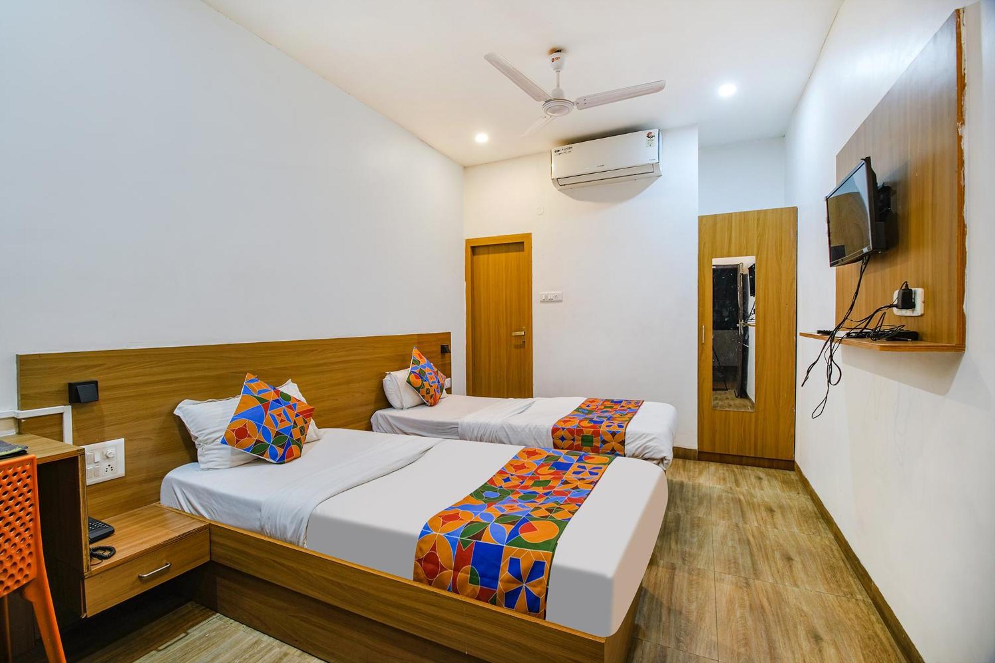 Fabexpress Anurag Residency Otel Guwahati Dış mekan fotoğraf